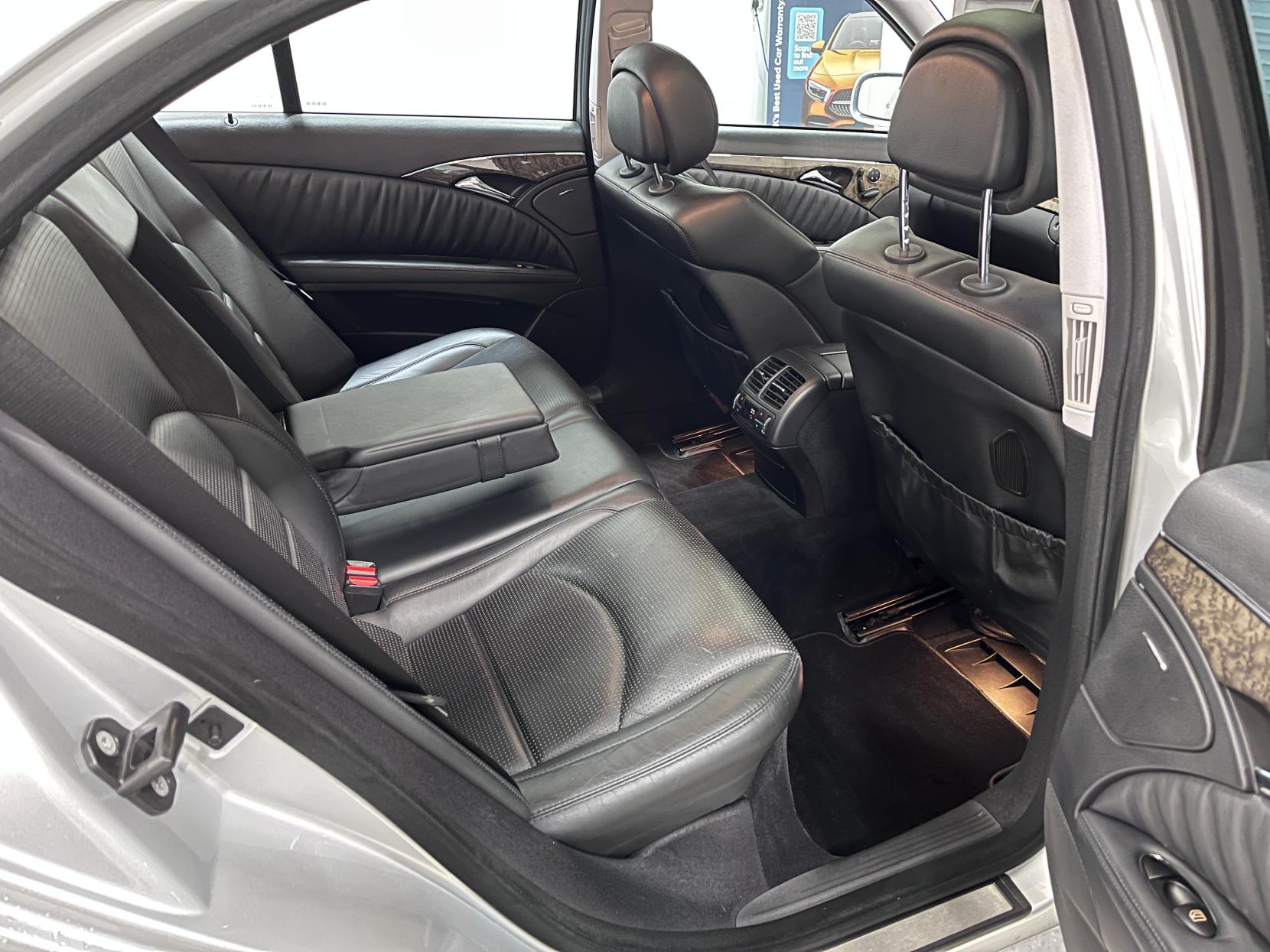 Mercedes-Benz E Class 6.2 E63 AMG Saloon 4dr Petrol G-Tronic (341 g/km, 514 bhp)