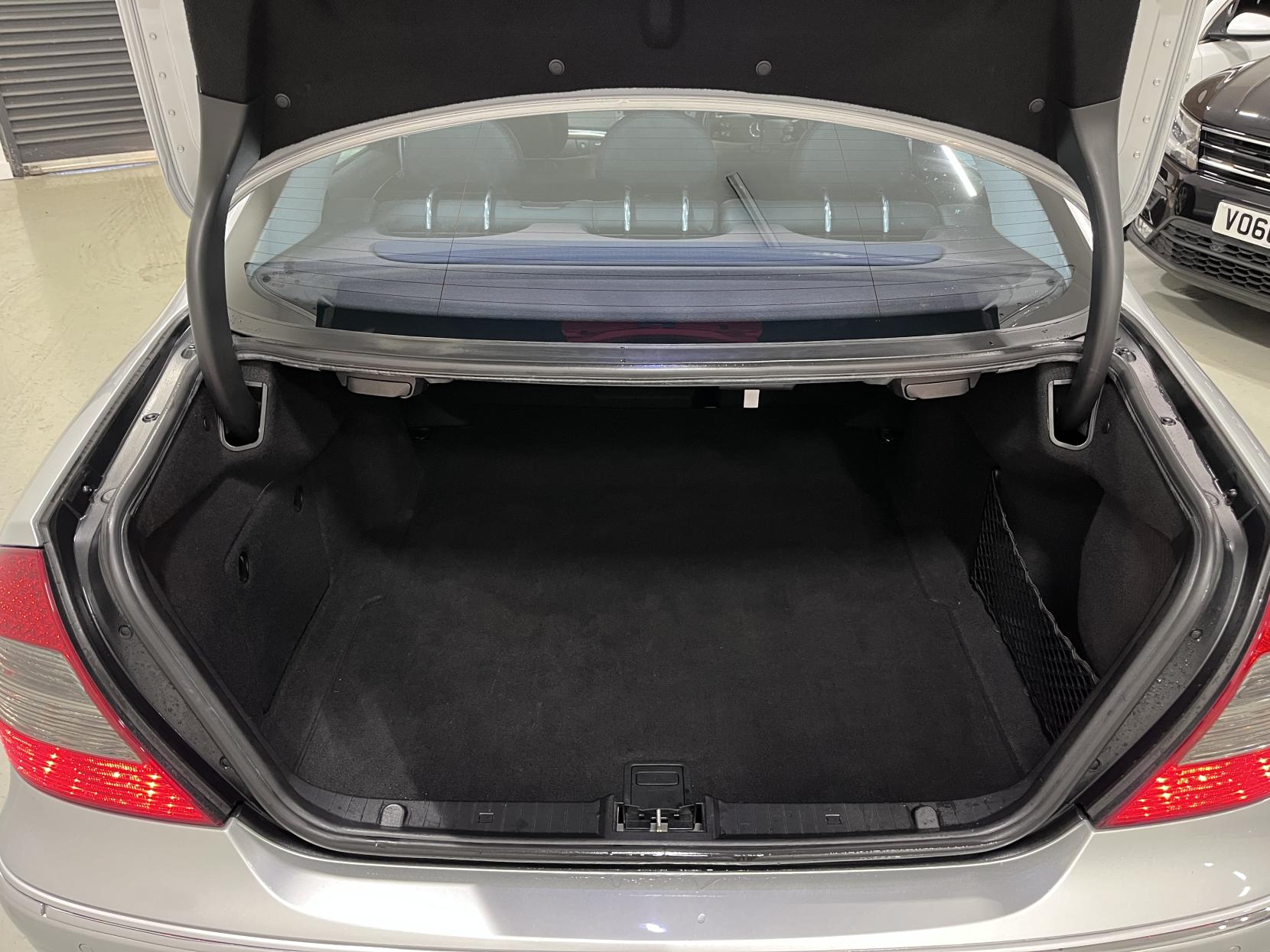 Mercedes-Benz E Class 6.2 E63 AMG Saloon 4dr Petrol G-Tronic (341 g/km, 514 bhp)