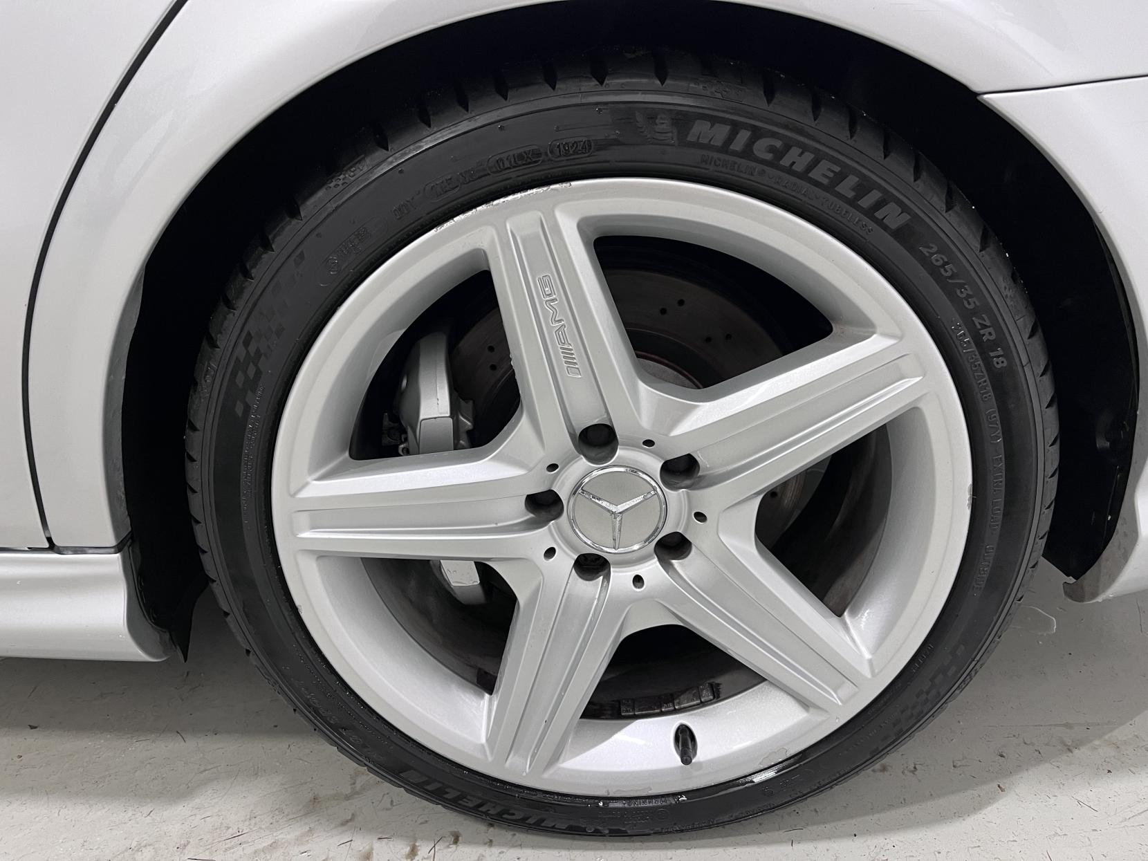 Mercedes-Benz E Class 6.2 E63 AMG Saloon 4dr Petrol G-Tronic (341 g/km, 514 bhp)