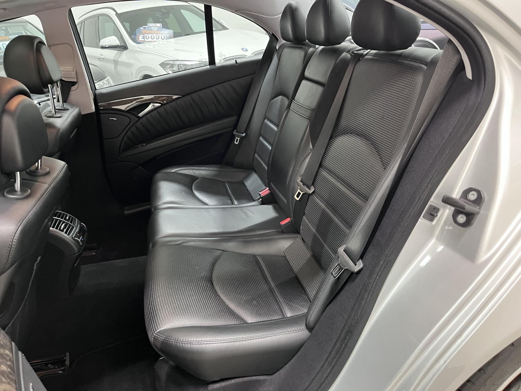 Mercedes-Benz E Class 6.2 E63 AMG Saloon 4dr Petrol G-Tronic (341 g/km, 514 bhp)