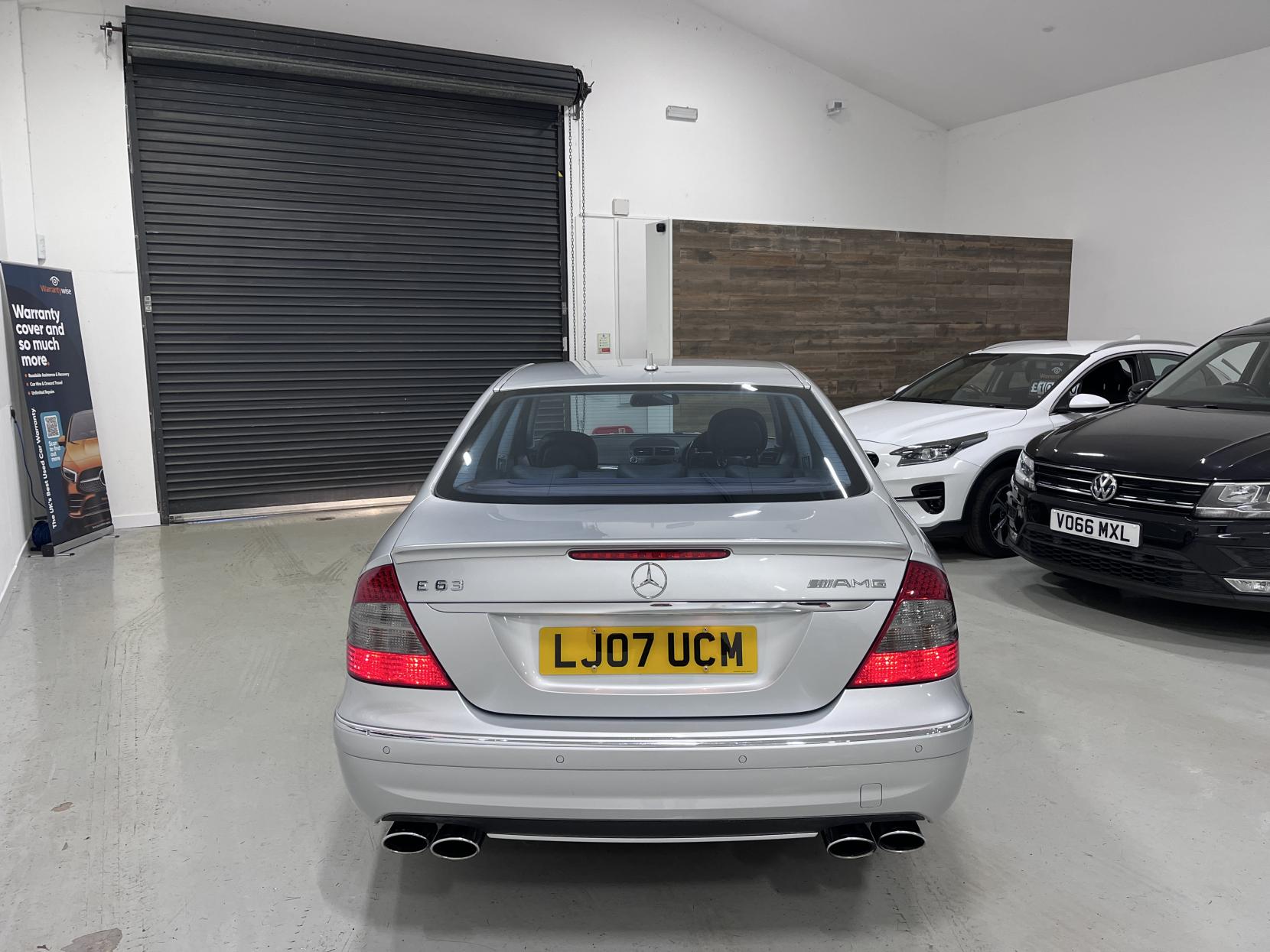 Mercedes-Benz E Class 6.2 E63 AMG Saloon 4dr Petrol G-Tronic (341 g/km, 514 bhp)