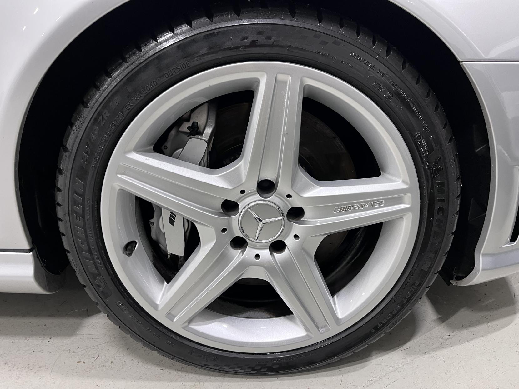 Mercedes-Benz E Class 6.2 E63 AMG Saloon 4dr Petrol G-Tronic (341 g/km, 514 bhp)