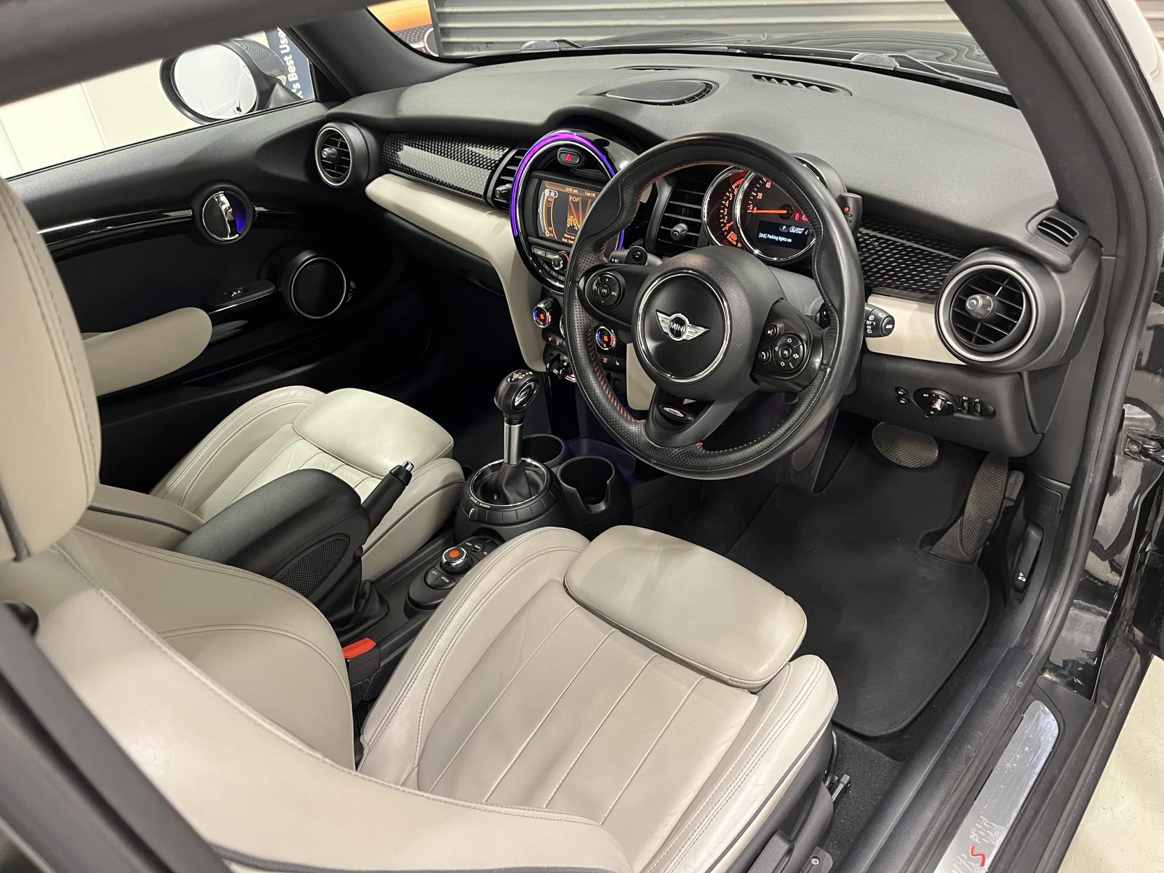 MINI Hatch 2.0 Cooper S Hatchback 3dr Petrol Auto Euro 6 (s/s) (192 ps)