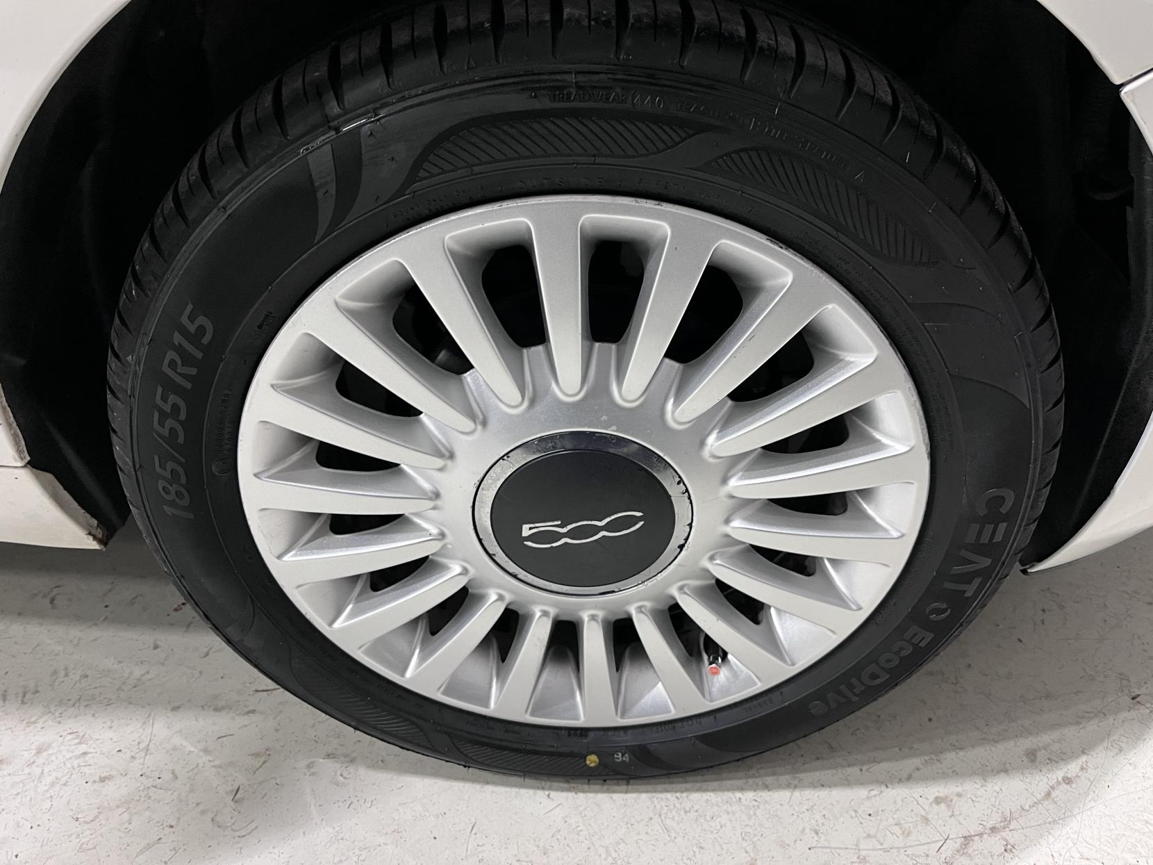 Fiat 500 1.2 Lounge Hatchback 3dr Petrol Manual Euro 4 (69 bhp)