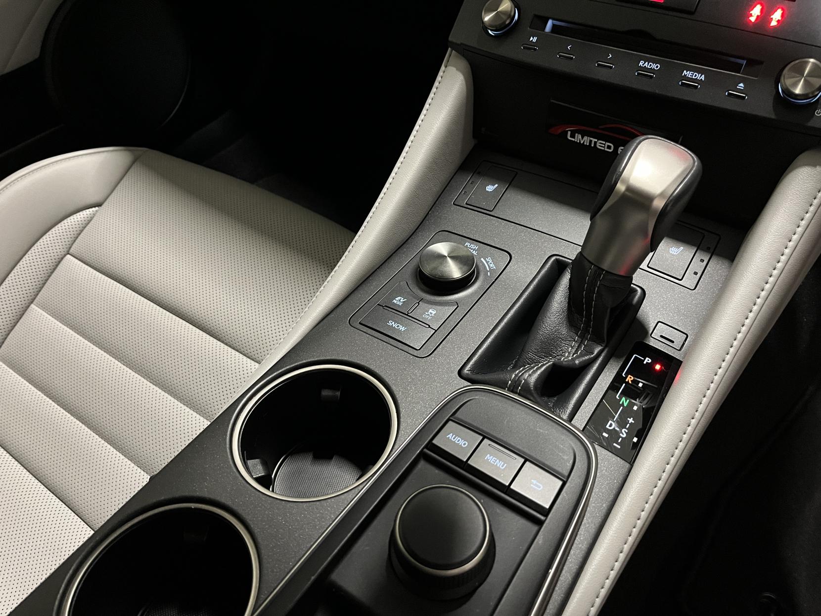 Lexus RC 2.5 300h Luxury Coupe 2dr Petrol Hybrid CVT Euro 6 (s/s) (223 ps)