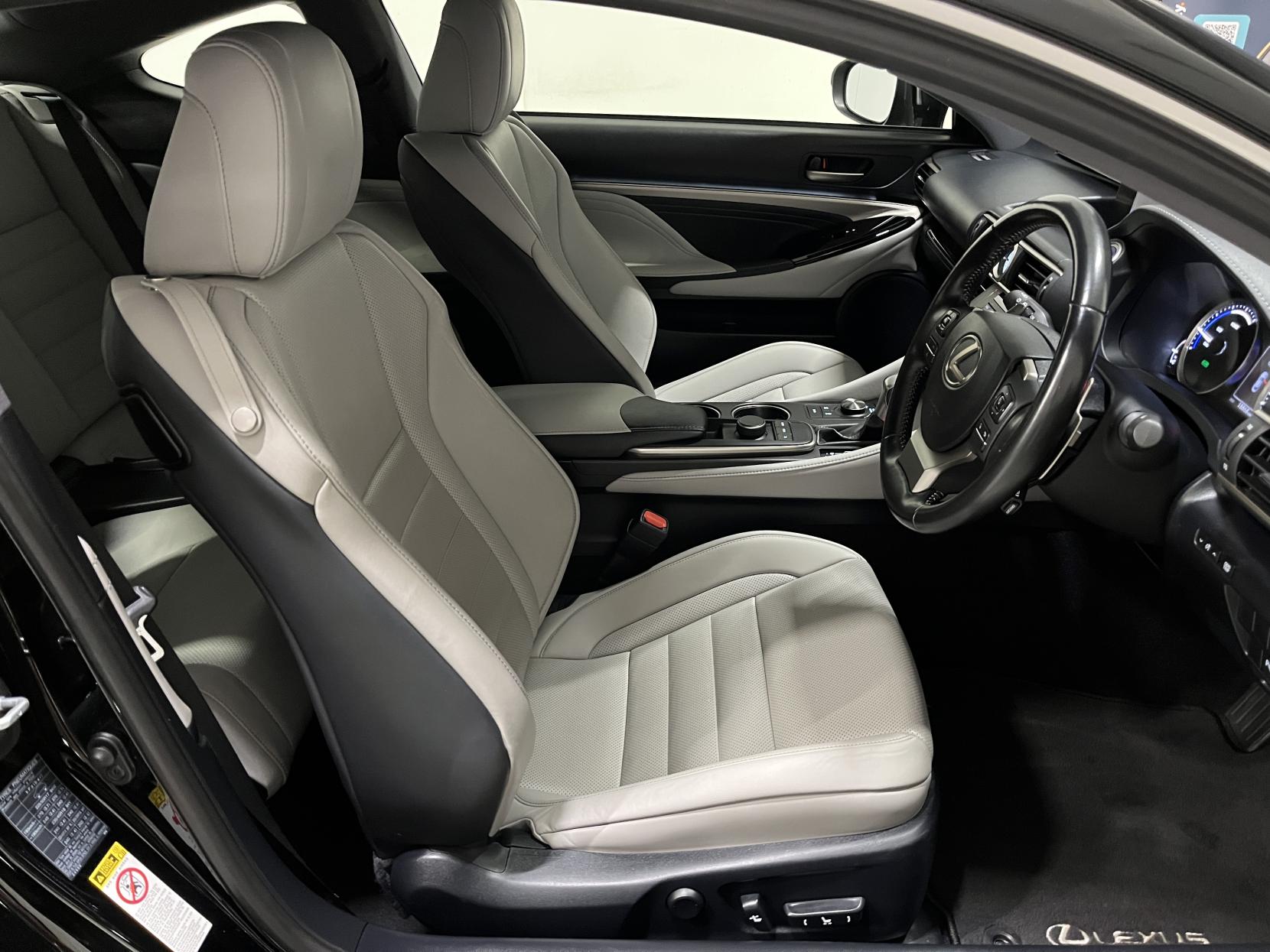 Lexus RC 2.5 300h Luxury Coupe 2dr Petrol Hybrid CVT Euro 6 (s/s) (223 ps)