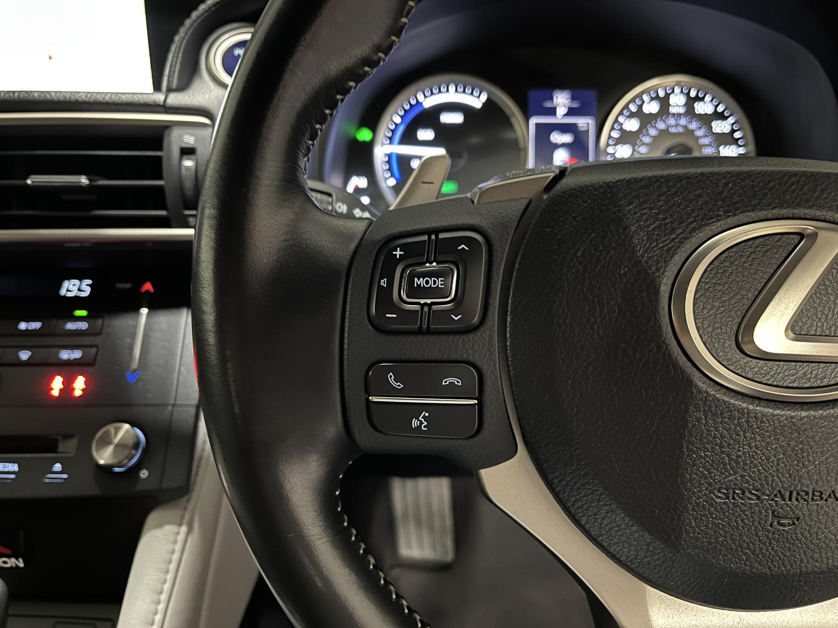 Lexus RC 2.5 300h Luxury Coupe 2dr Petrol Hybrid CVT Euro 6 (s/s) (223 ps)