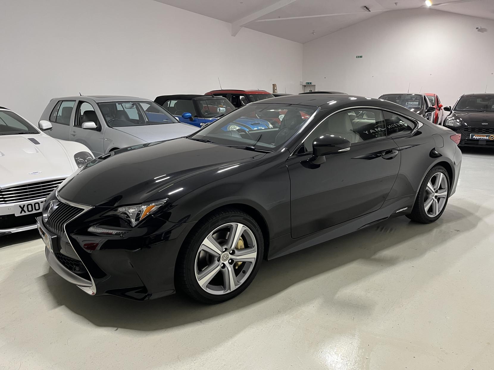 Lexus RC 2.5 300h Luxury Coupe 2dr Petrol Hybrid CVT Euro 6 (s/s) (223 ps)