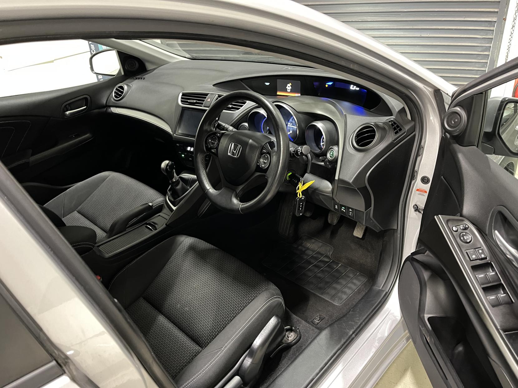 Honda Civic 1.6 i-DTEC SE Plus (Navi) Hatchback 5dr Diesel Manual Euro 5 (s/s) (120 ps)