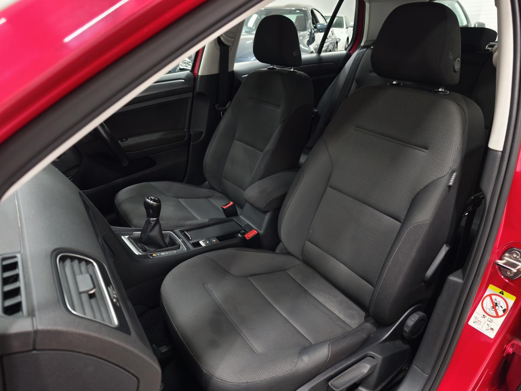 Volkswagen Golf 1.5 TSI EVO SE Nav Hatchback 5dr Petrol Manual Euro 6 (s/s) (130 ps)