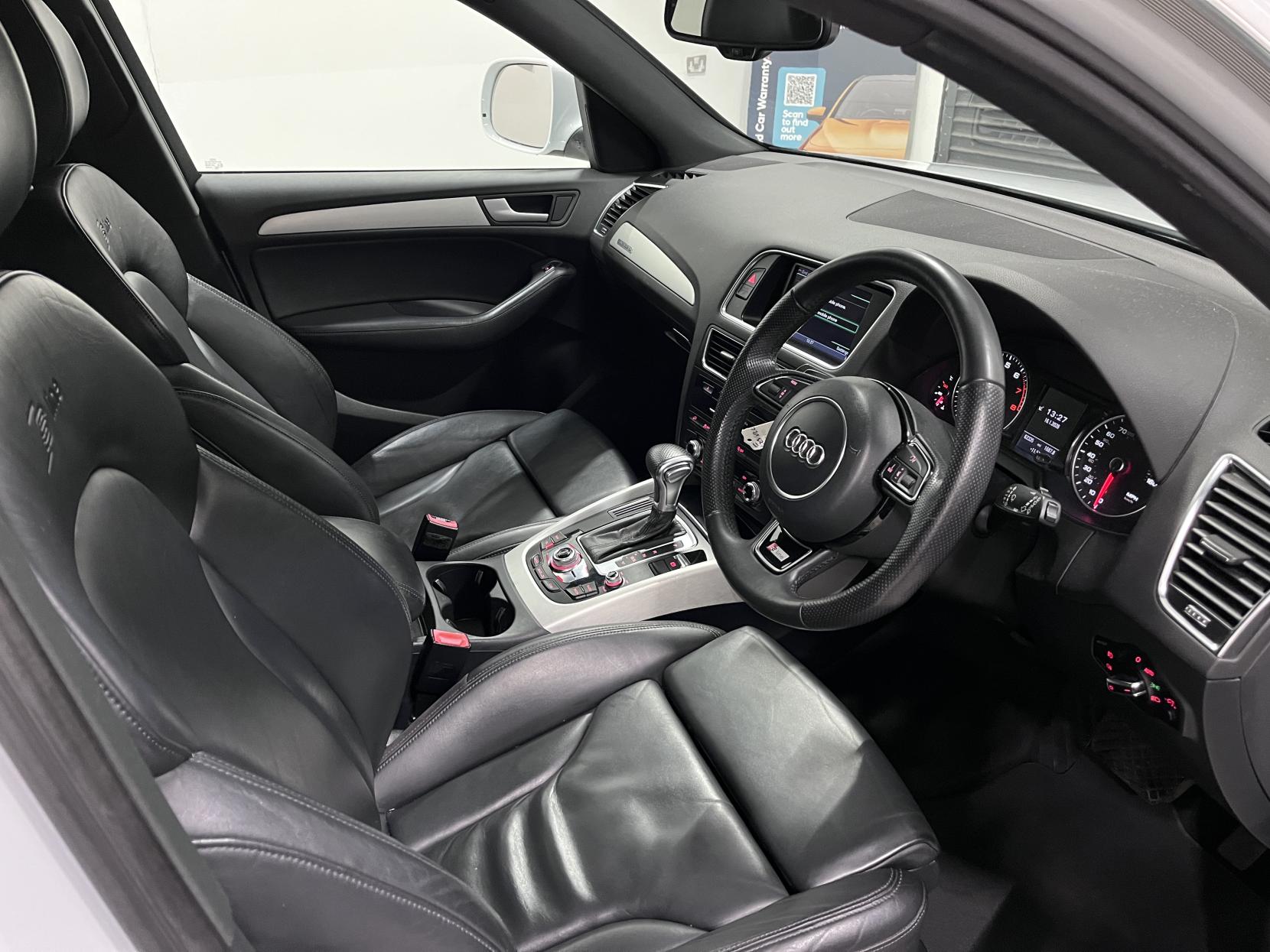 Audi Q5 2.0 TFSI S line Plus SUV 5dr Petrol Tiptronic quattro Euro 5 (s/s) (225 ps)