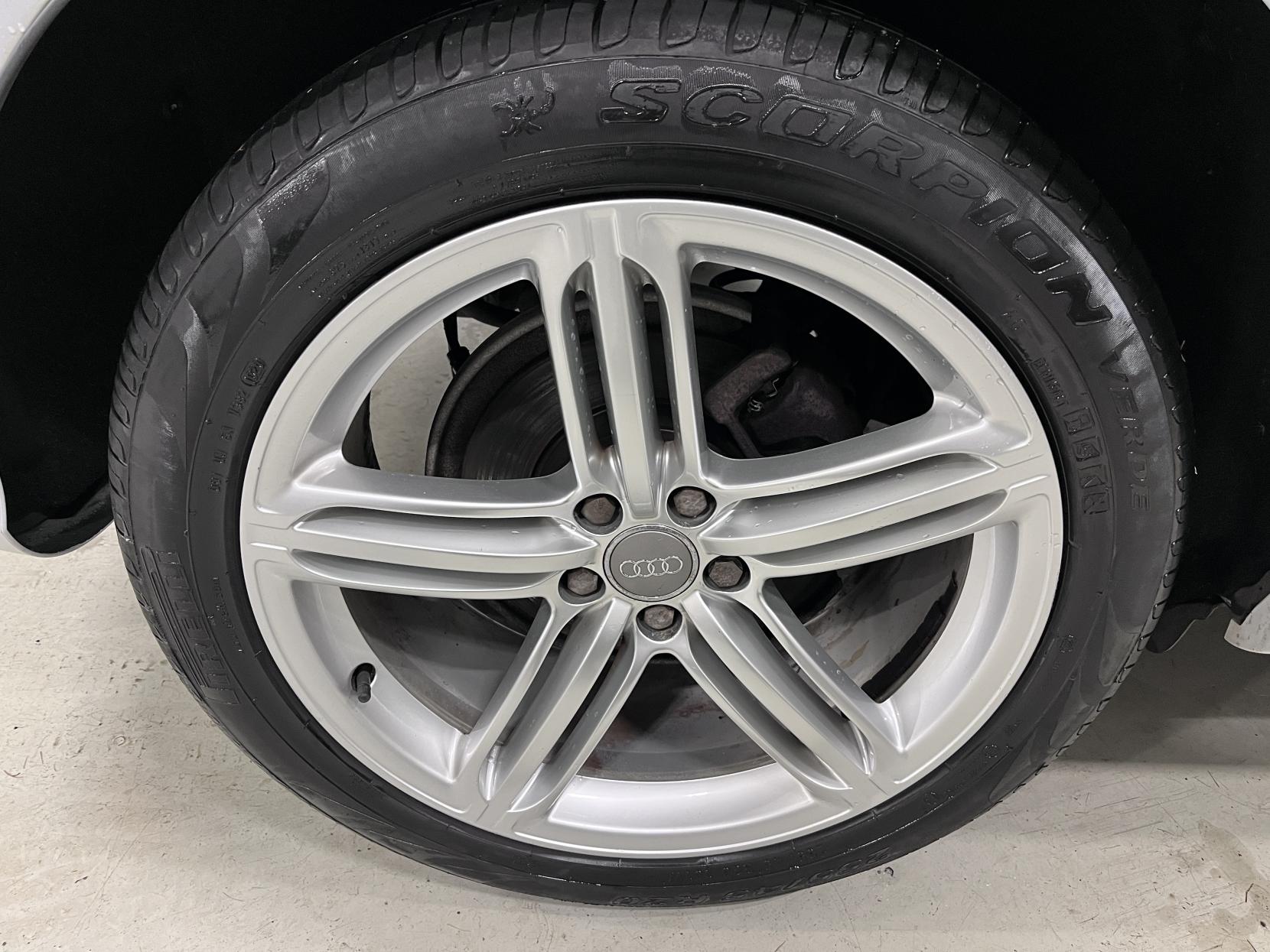 Audi Q5 2.0 TFSI S line Plus SUV 5dr Petrol Tiptronic quattro Euro 5 (s/s) (225 ps)