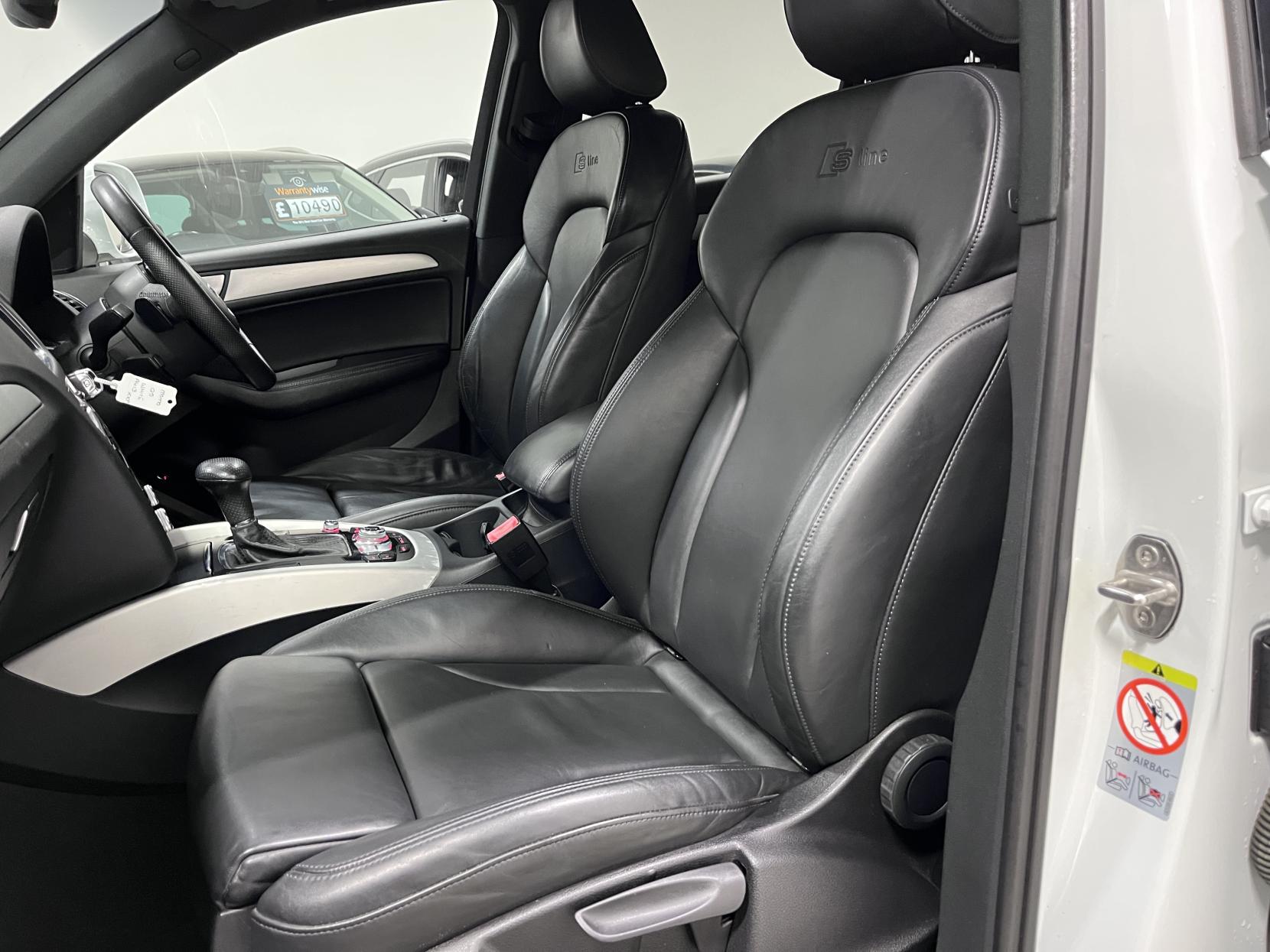 Audi Q5 2.0 TFSI S line Plus SUV 5dr Petrol Tiptronic quattro Euro 5 (s/s) (225 ps)