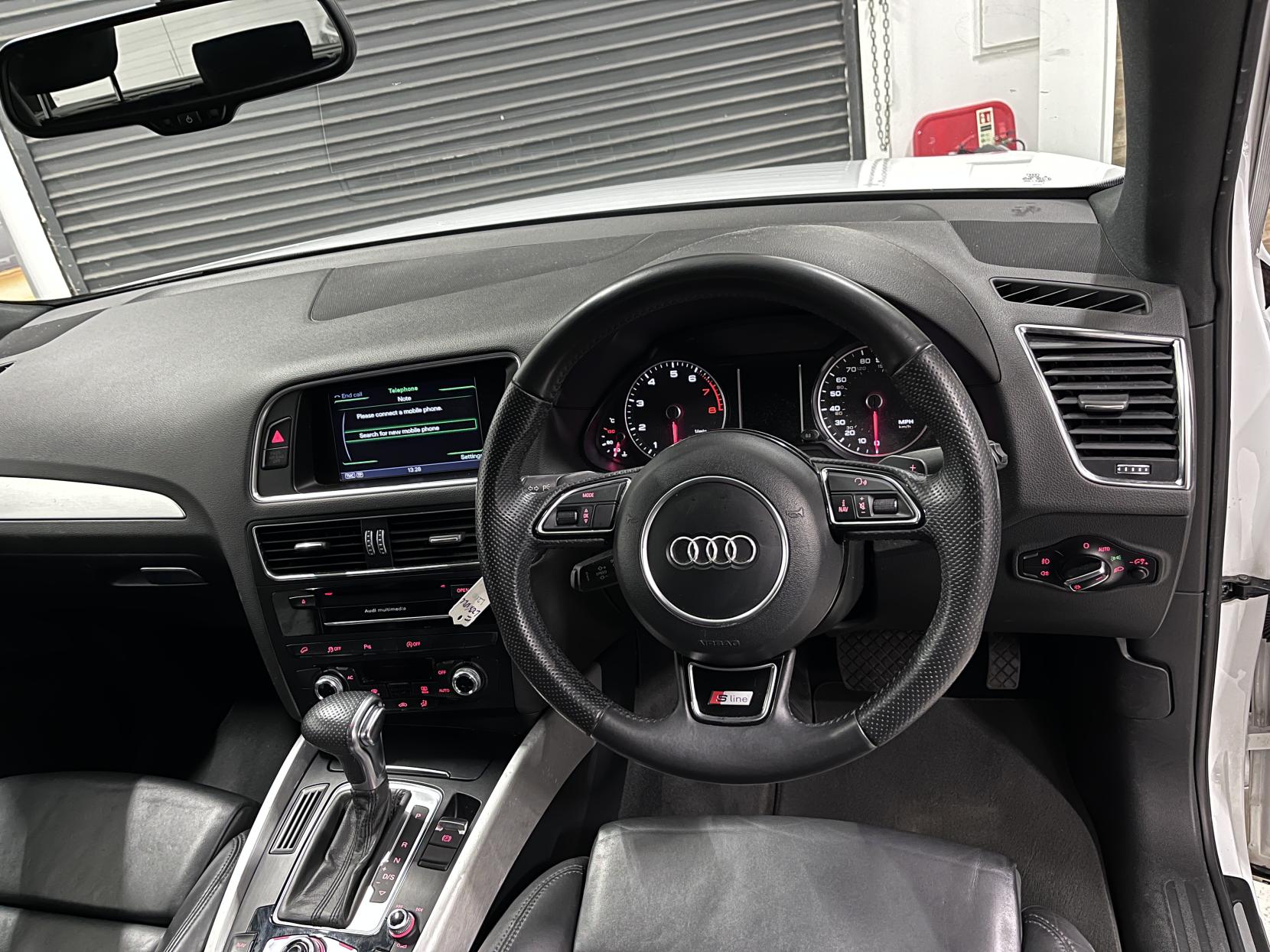 Audi Q5 2.0 TFSI S line Plus SUV 5dr Petrol Tiptronic quattro Euro 5 (s/s) (225 ps)
