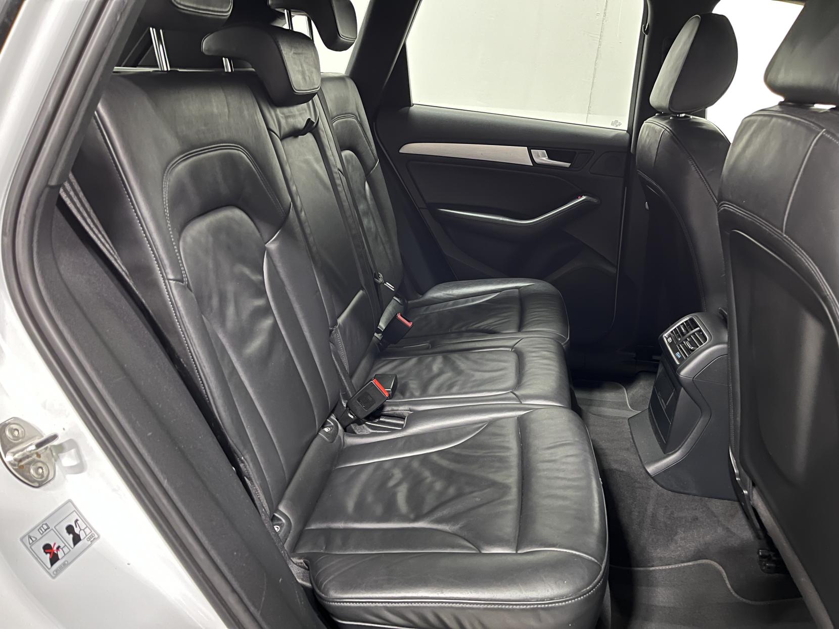 Audi Q5 2.0 TFSI S line Plus SUV 5dr Petrol Tiptronic quattro Euro 5 (s/s) (225 ps)