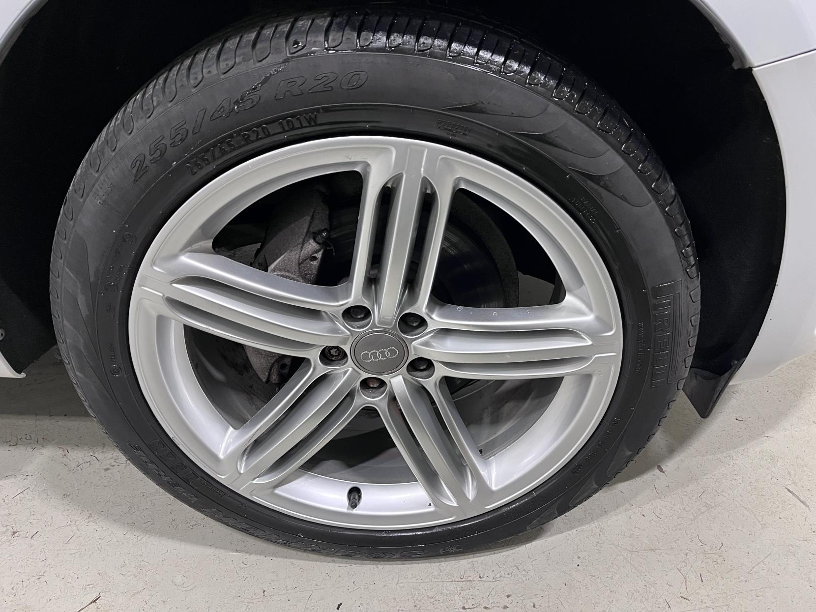 Audi Q5 2.0 TFSI S line Plus SUV 5dr Petrol Tiptronic quattro Euro 5 (s/s) (225 ps)