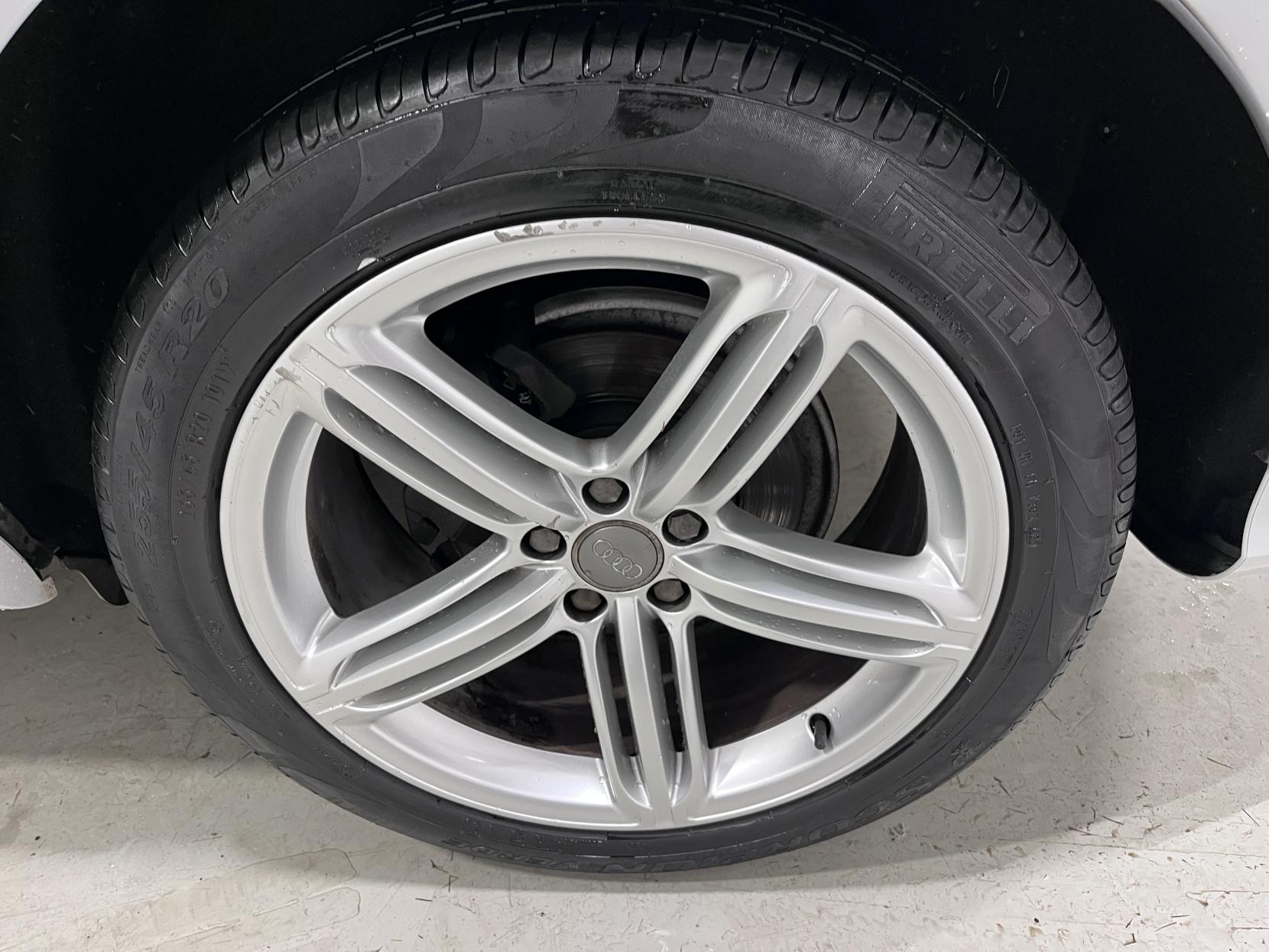 Audi Q5 2.0 TFSI S line Plus SUV 5dr Petrol Tiptronic quattro Euro 5 (s/s) (225 ps)