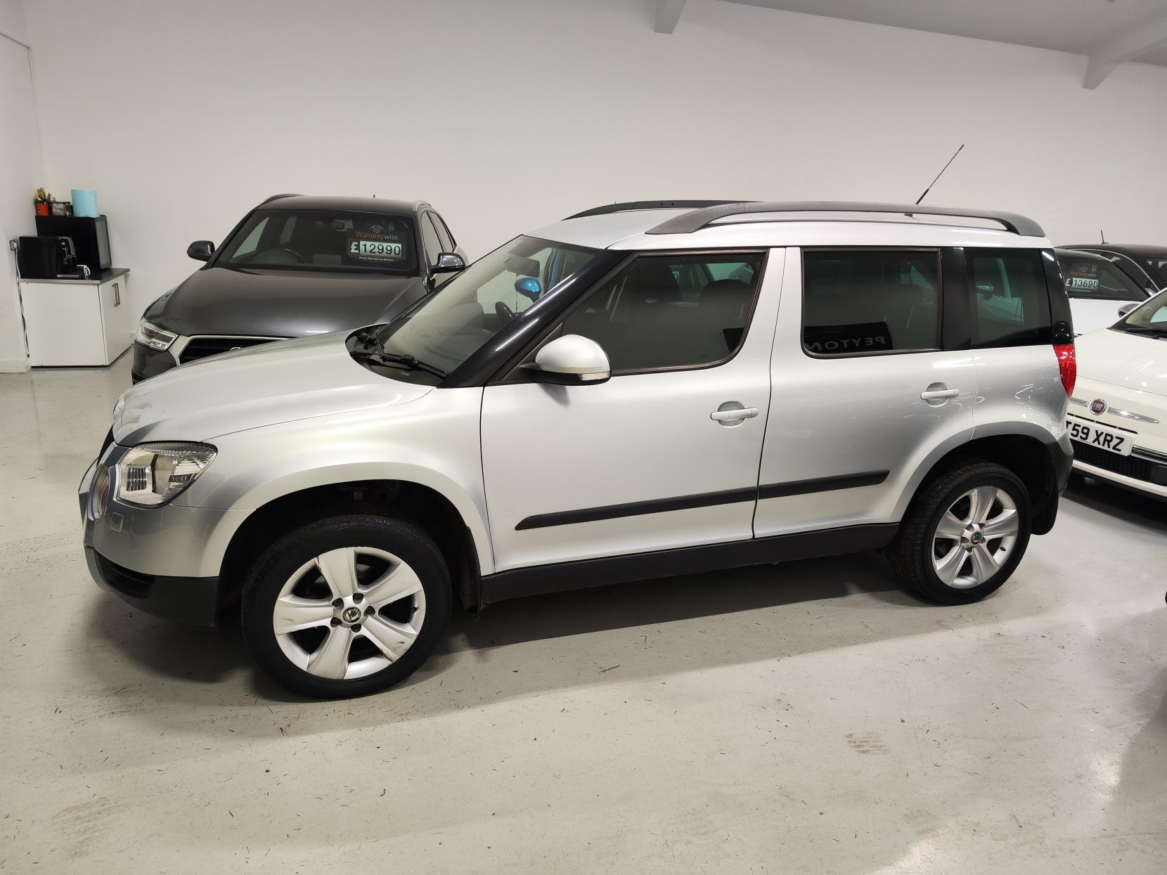 Skoda Yeti 2.0 TDI SE SUV 5dr Diesel Manual 4WD Euro 5 (110 ps)