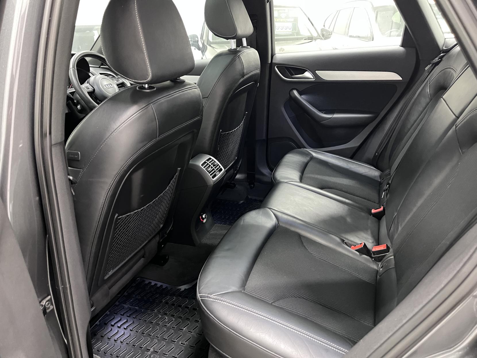 Audi Q3 2.0 TDI S line SUV 5dr Diesel S Tronic quattro Euro 6 (s/s) (150 ps)