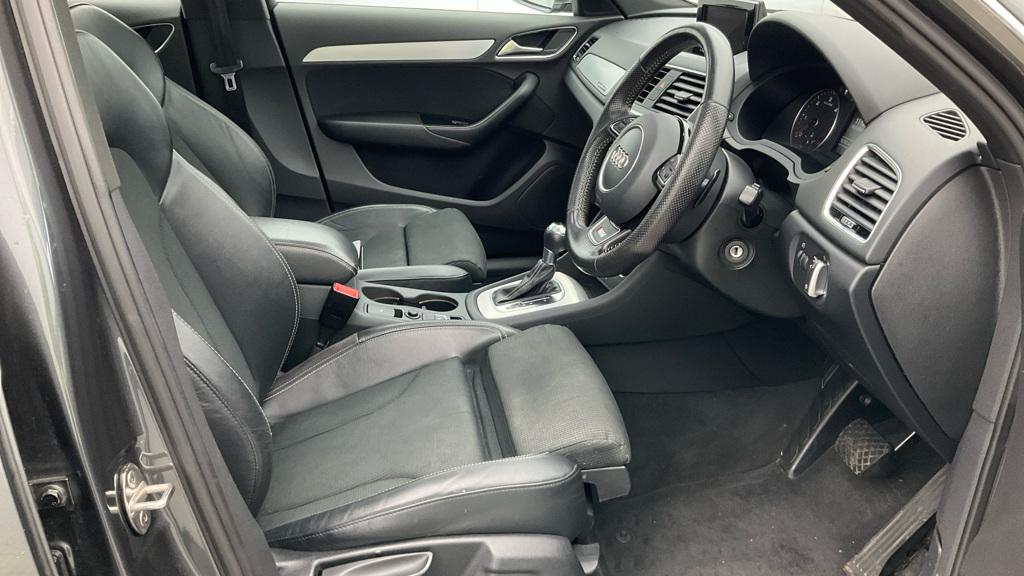 Audi Q3 2.0 TDI S line SUV 5dr Diesel S Tronic quattro Euro 6 (s/s) (150 ps)